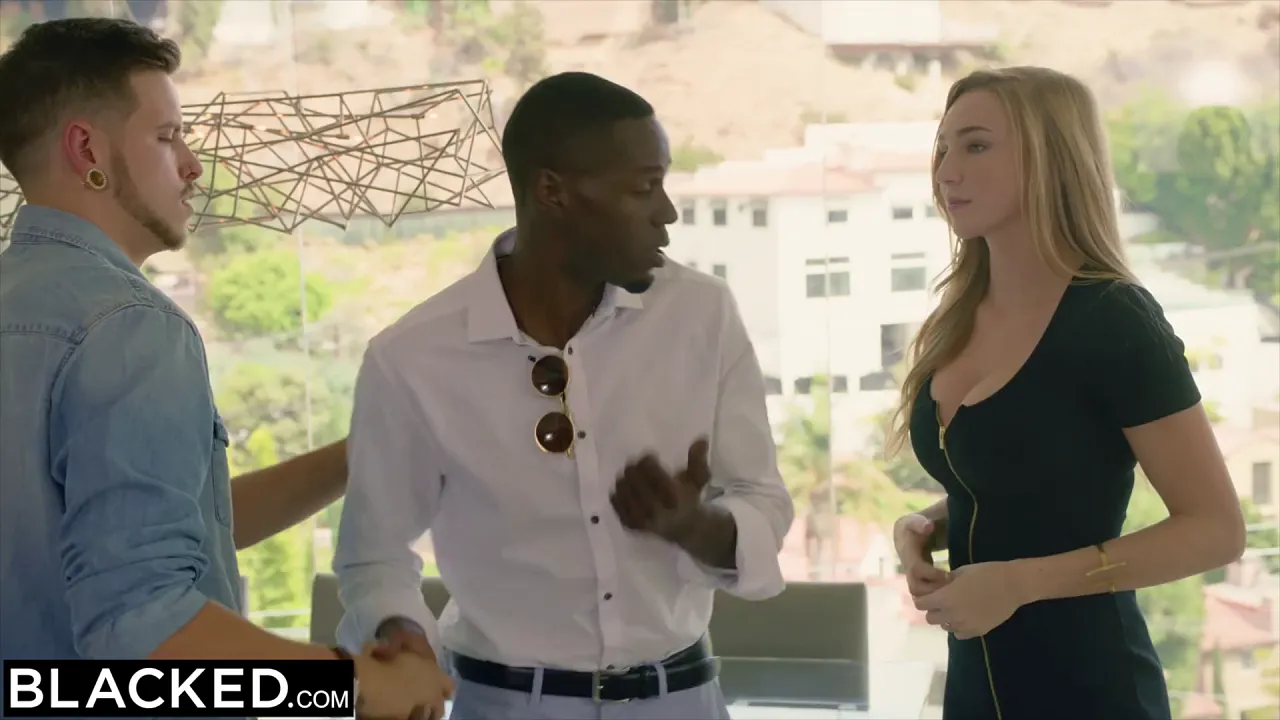 Kendra Sunderland films herself getting fucked by two guys