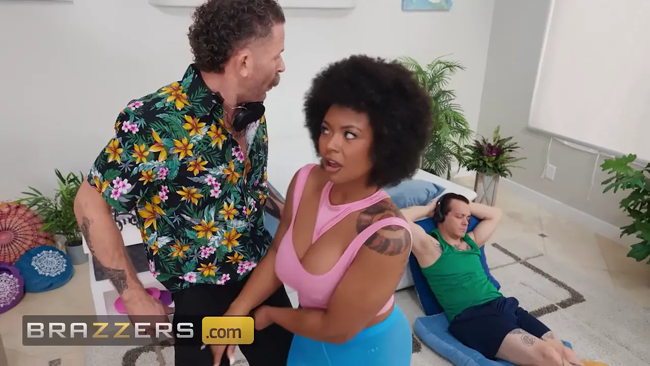 Ebony babe Avery Jane discovers a butt plug and has anal fun with her roommate Scott Nails