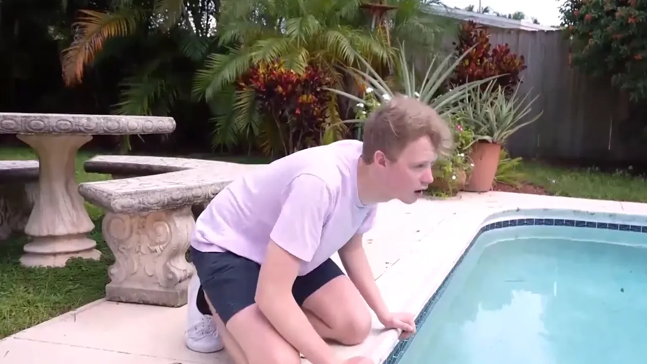 Curvy MILF seduces stepson for hardcore gonzo fuck and gets creampied