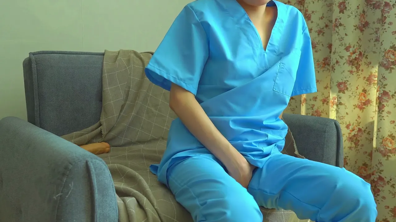 Nurse DrippyFox masturbates and has an orgasm in the hospital