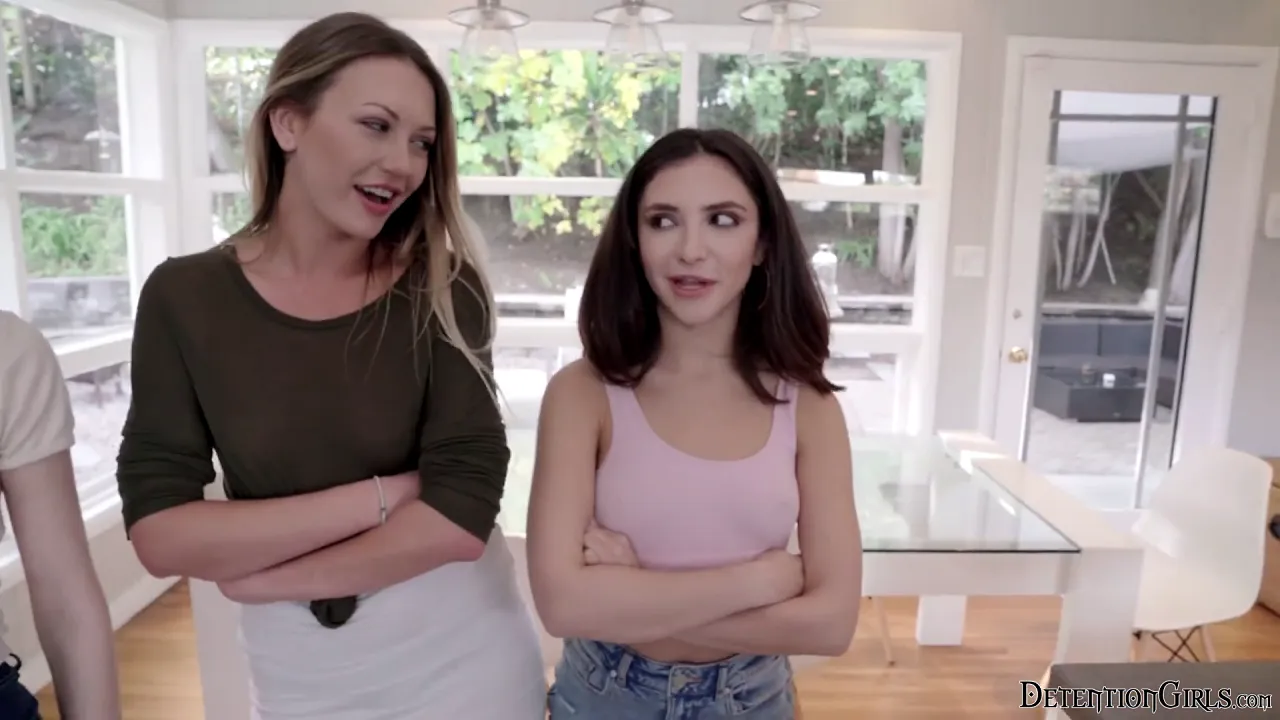 Stepmom demonstrates sluts how to fuck