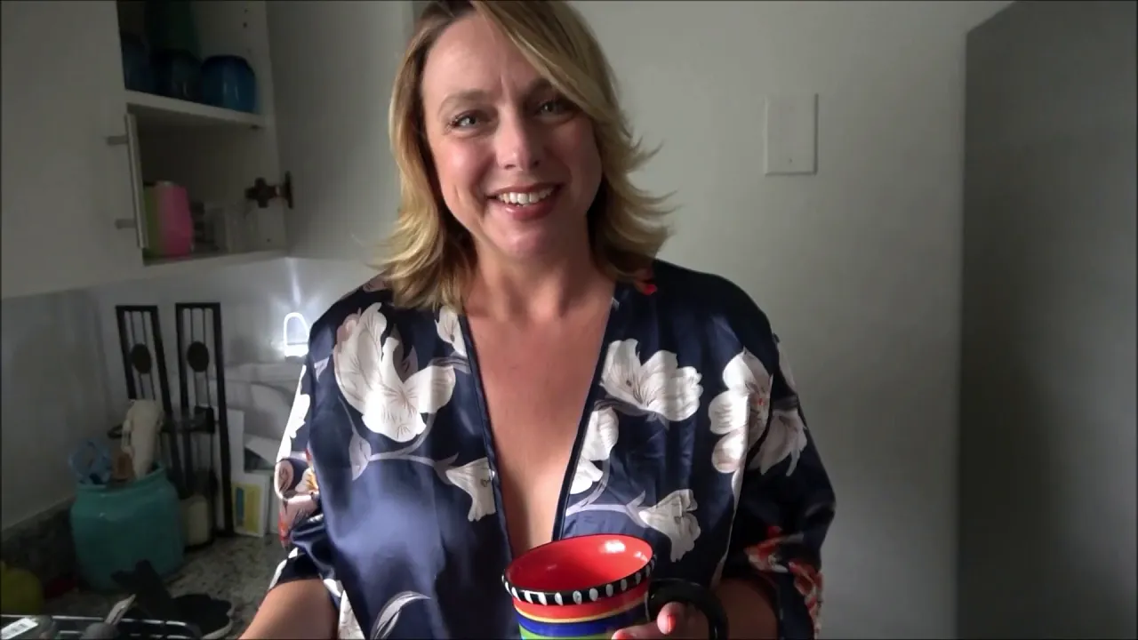 Stepson accidentally fucks his MILF stepmom Brianna Beach in doggystyle and missionary