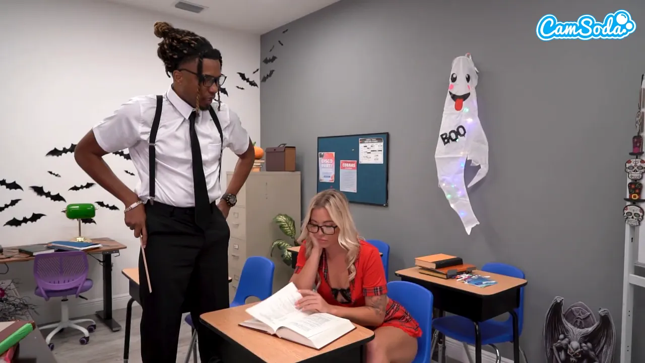 Blonde college girl gives teacher a facial after role play
