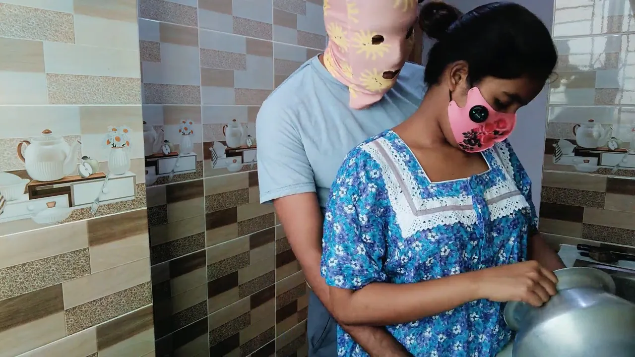 Bangla housewife gets fucked in the kitchen