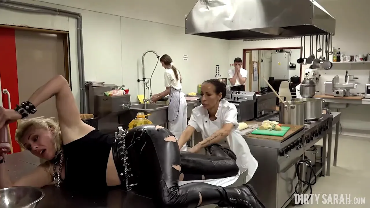 Dirty Sarah teaches kitchen staff basting with oil and cucumber on her big MILF pussy