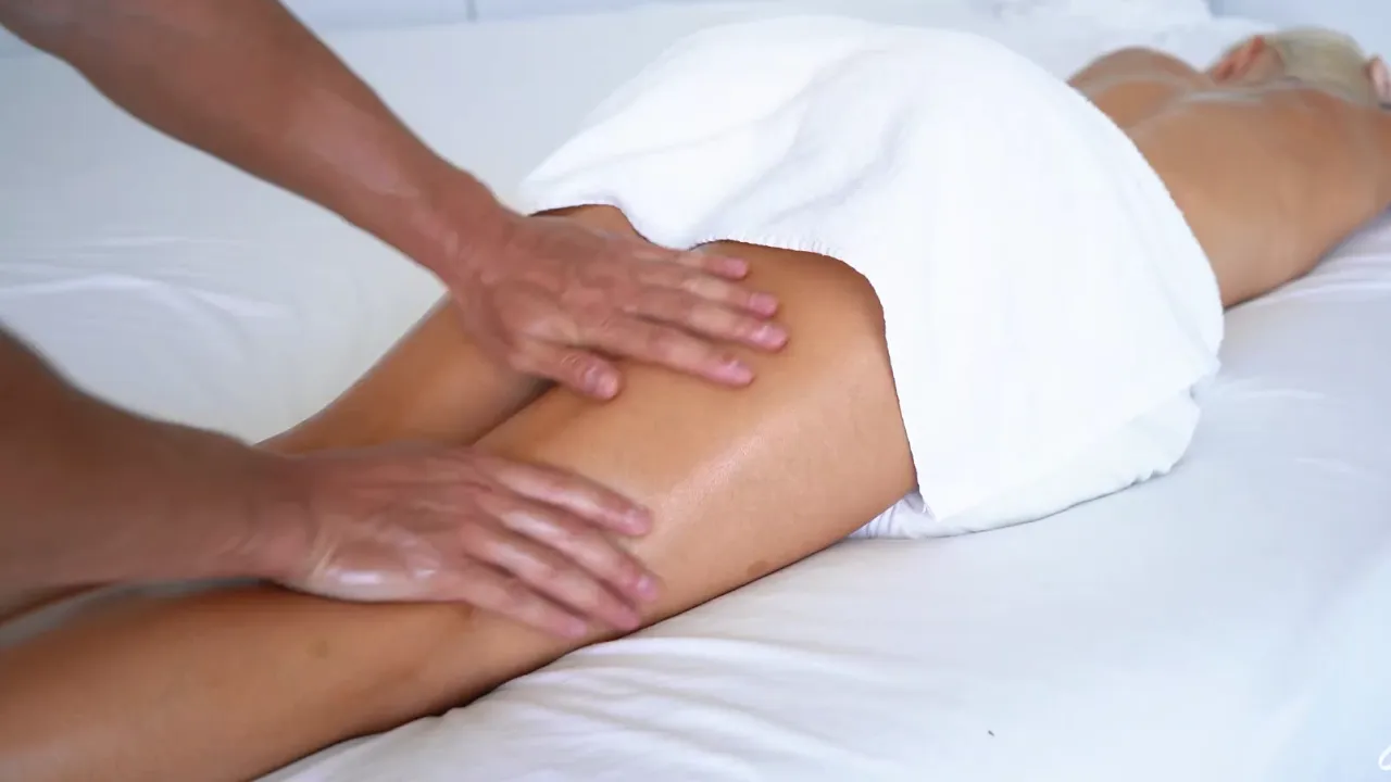 Amateur stepson fucks his oiled-up MILF stepmom during a massage