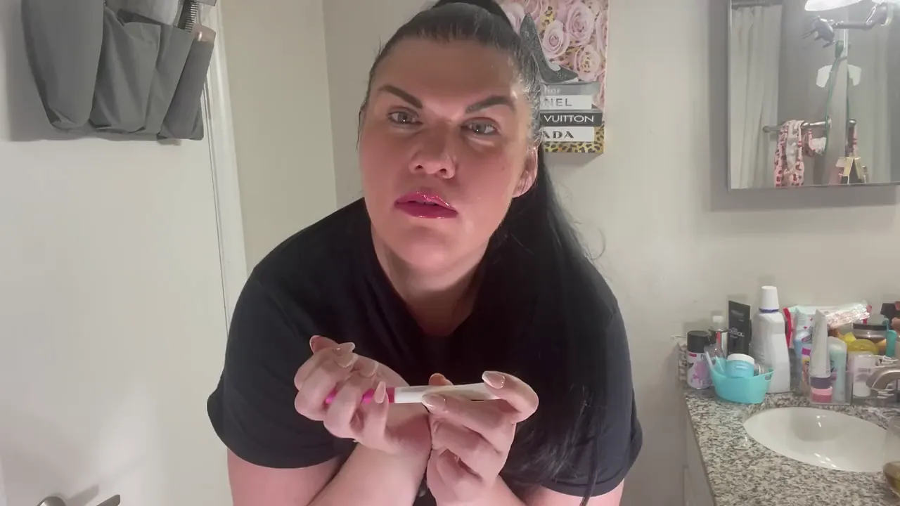 BBW MILF uses toys to masturbate and have a hairy pussy orgasm