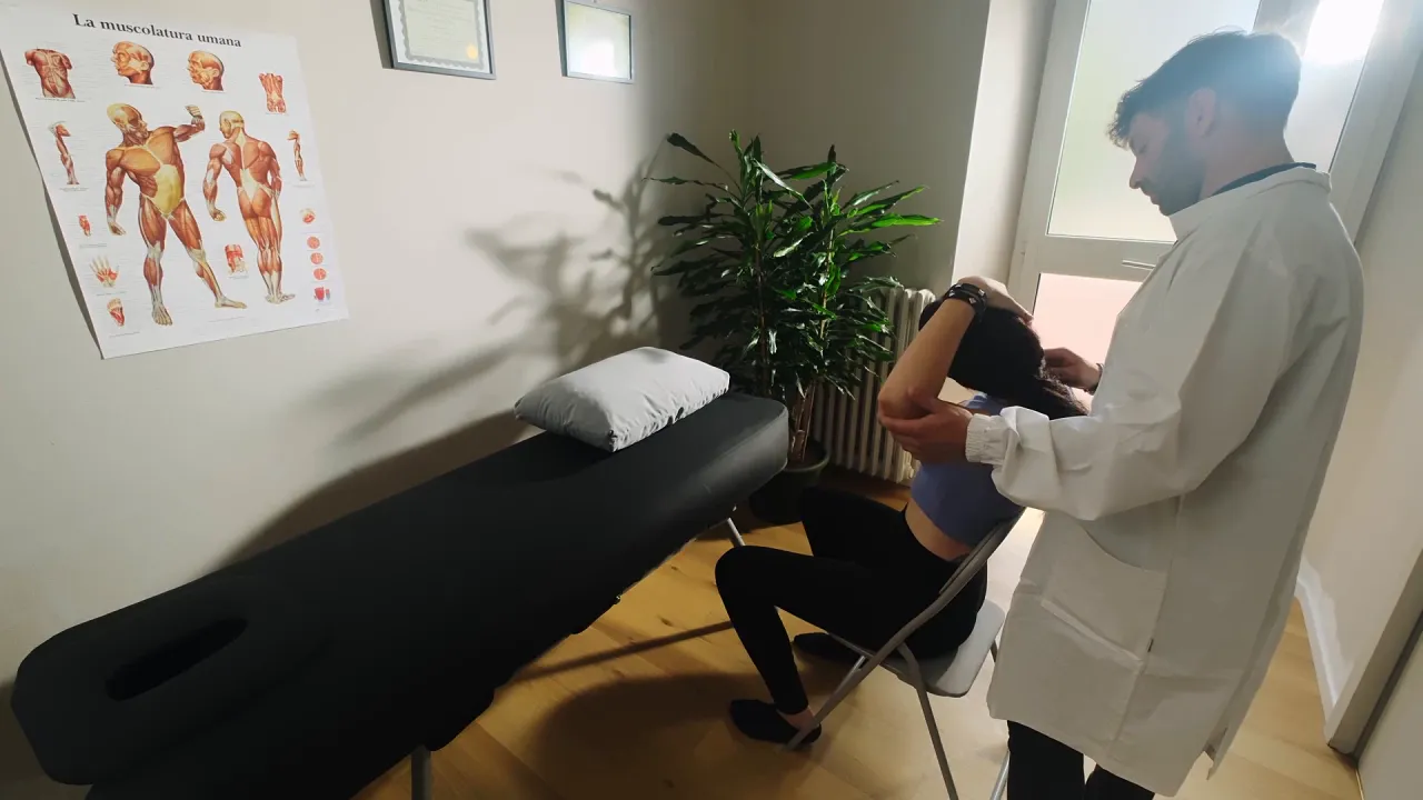 Tattooed babe SQUIRTS and gets fucked in the doctor's office