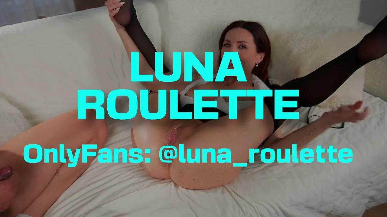 Experienced MILF Luna Roulette teaches anal fingering and fisting