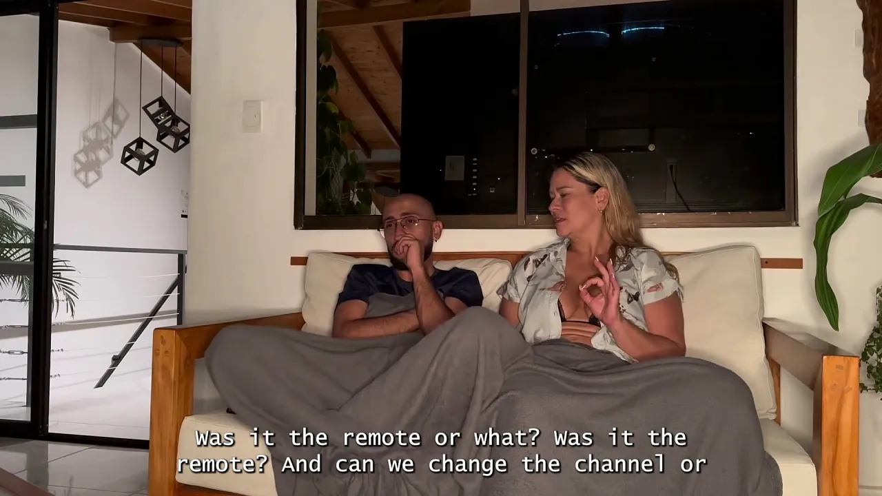 Colombiana mom gets a blowjob from her stepson's best friend