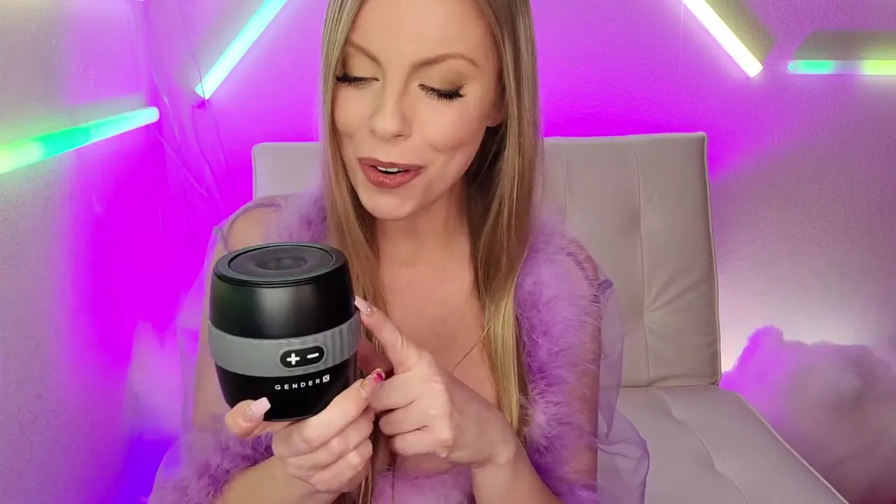Britney Amber's big-titted MILF mom uses a vibrator to get herself off