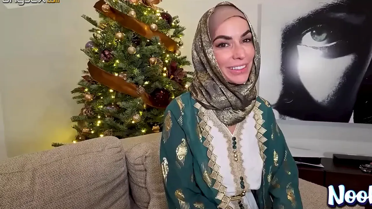Arab MILF in hijab picked up and fucked by college student