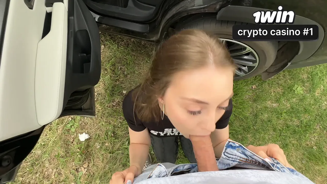 Stepmom in leather leggings gives intense handjob and blowjob in public