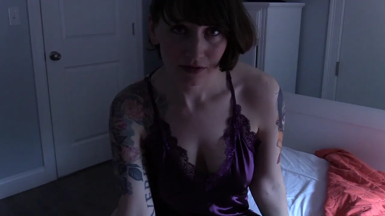 Pro MILF stepmom performs taboo roleplay for POV video