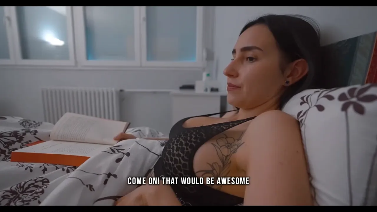 Amateur Russian stepmom gives stepson a hand job and they have accidental sex in bed