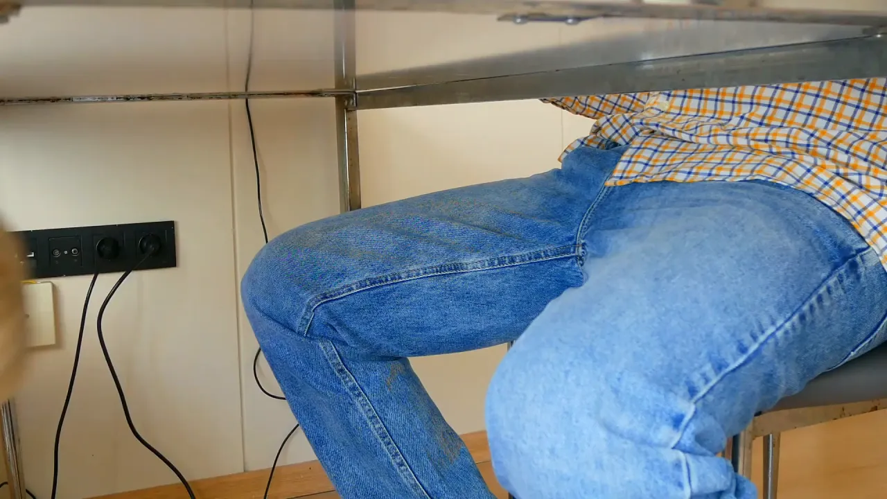Nymphomaniac office secretary climbs on colleague's cock and gives him a blowjob