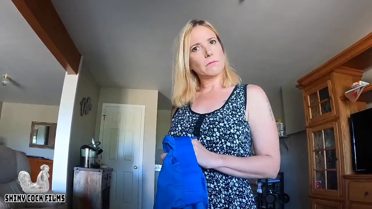 Stepmom Jane Cane gets stepped on by her stepson in a taboo homemade roleplay