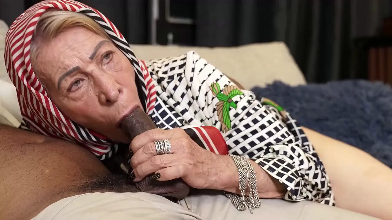 79 years old anal ass fucking video