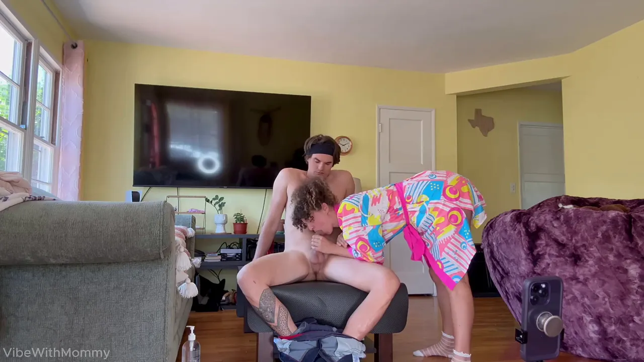 Slutty MILF arrives at her lover's place with a wet pussy and cum on his pants