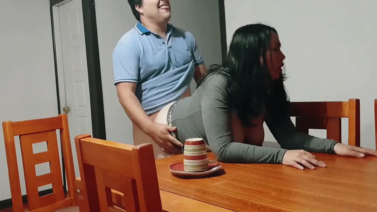 Amateur stepmom gets fucked on the dinner table