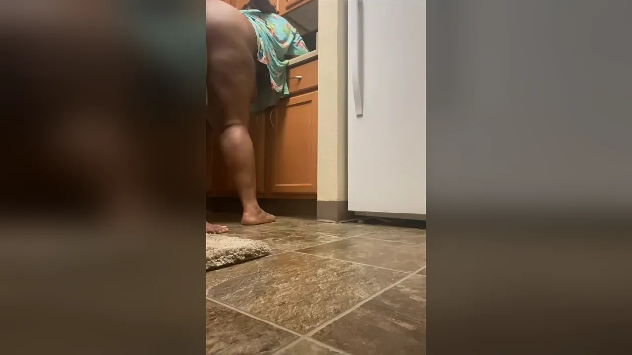 Fucked a big-ass BBW ebony stepmom in the kitchen