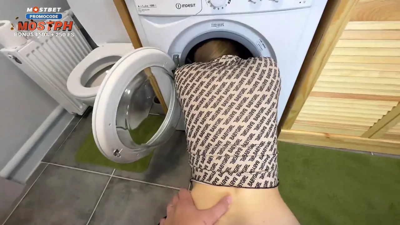 Stepmom MILF gets stuck in the washing machine then sucks after