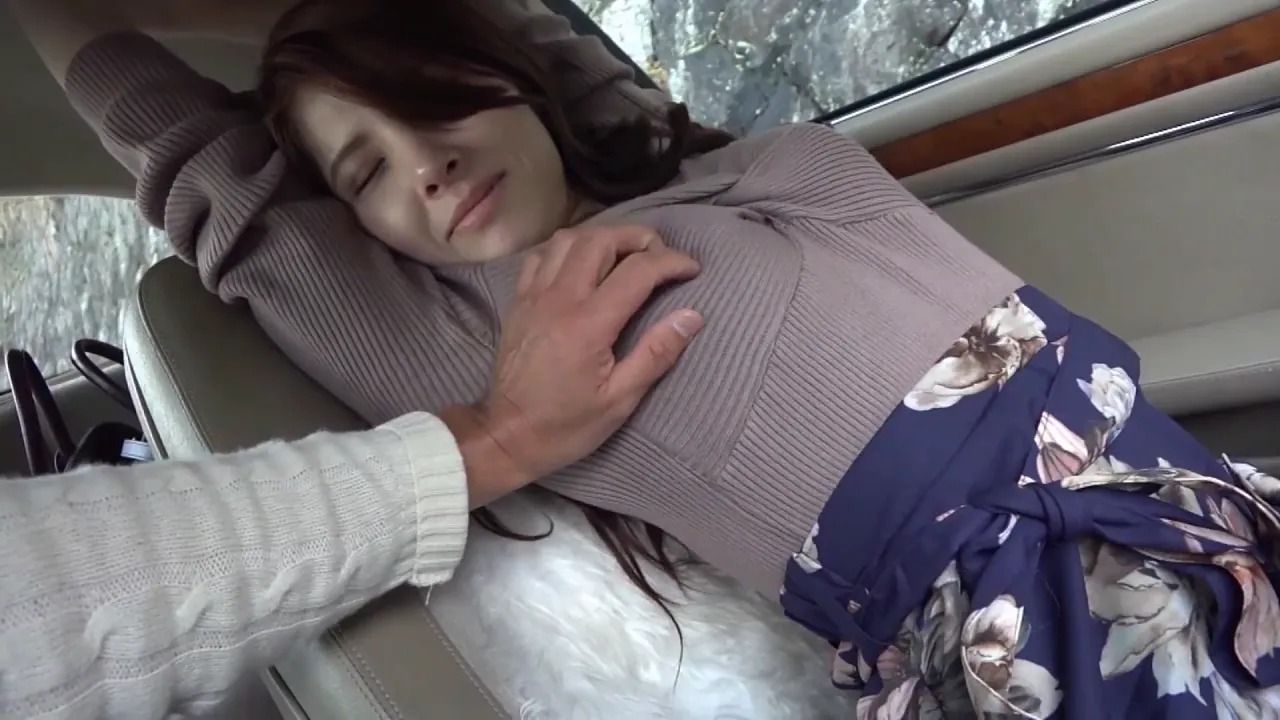 Japanese mature MILF Sena Asami has big natural tits and gets a massage