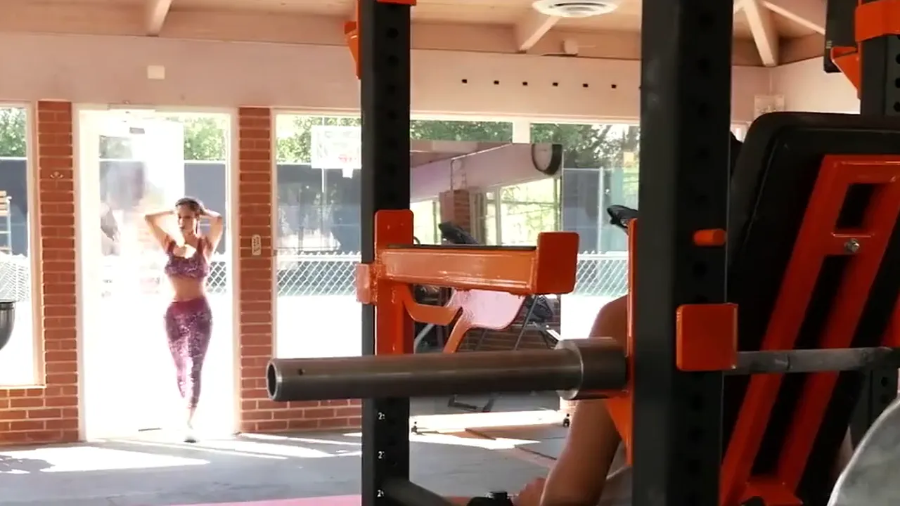 Mature cougar Reena Sky fucks her trainer in the gym
