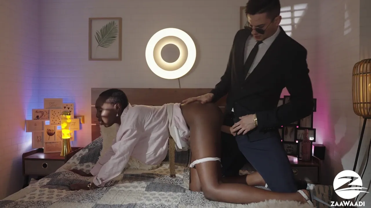 Bodyguard Tommy Cabrio fucks his boss MILF Zaawaadi in roleplay scene