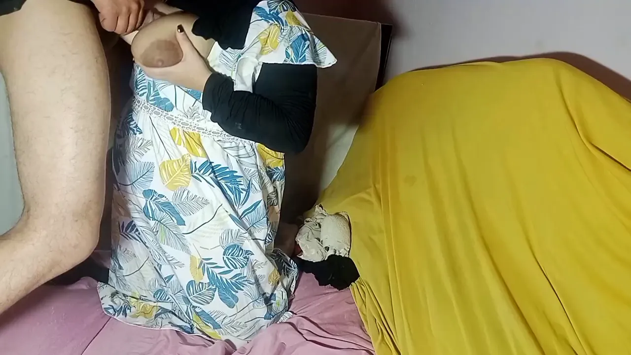 أم خيري ممحونة مالجيزة تستدعي صديق ابنها حمزة العنتيل ليقوم بالواجب في رمضان وقت ما زوجها فالشغل