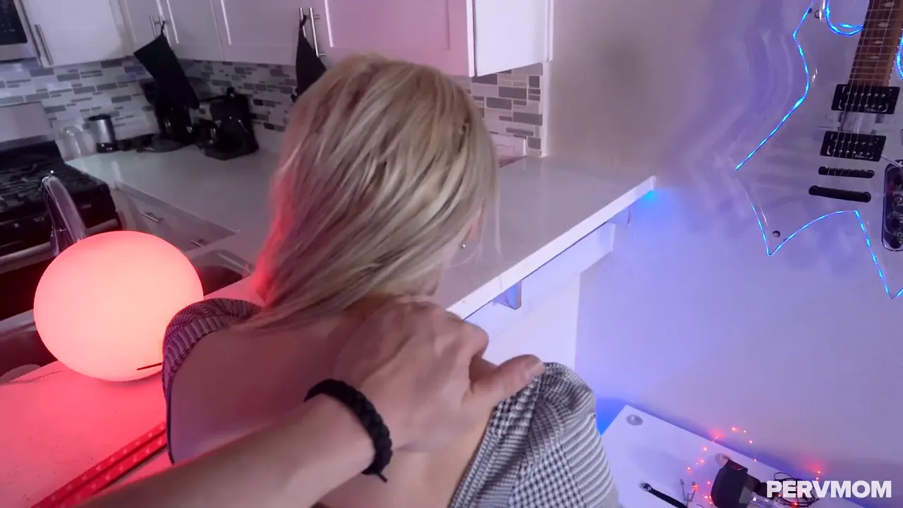 Blonde MILF Alix Lynx gives her stepson Ike Diezel a blowjob and they have secret sex