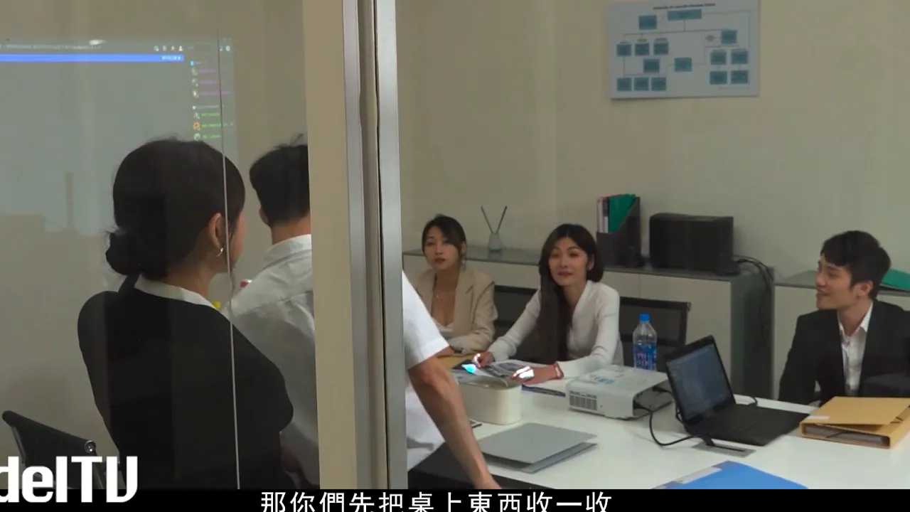 Chinese model Lan Xiangting works in a prostitution office for ModelTV