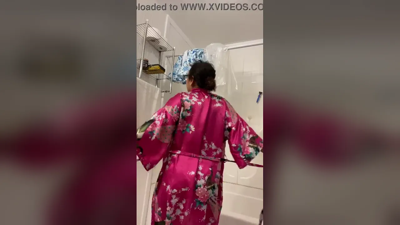 Mature Latina Anna Mature dances and teases in a sexy bathrobe