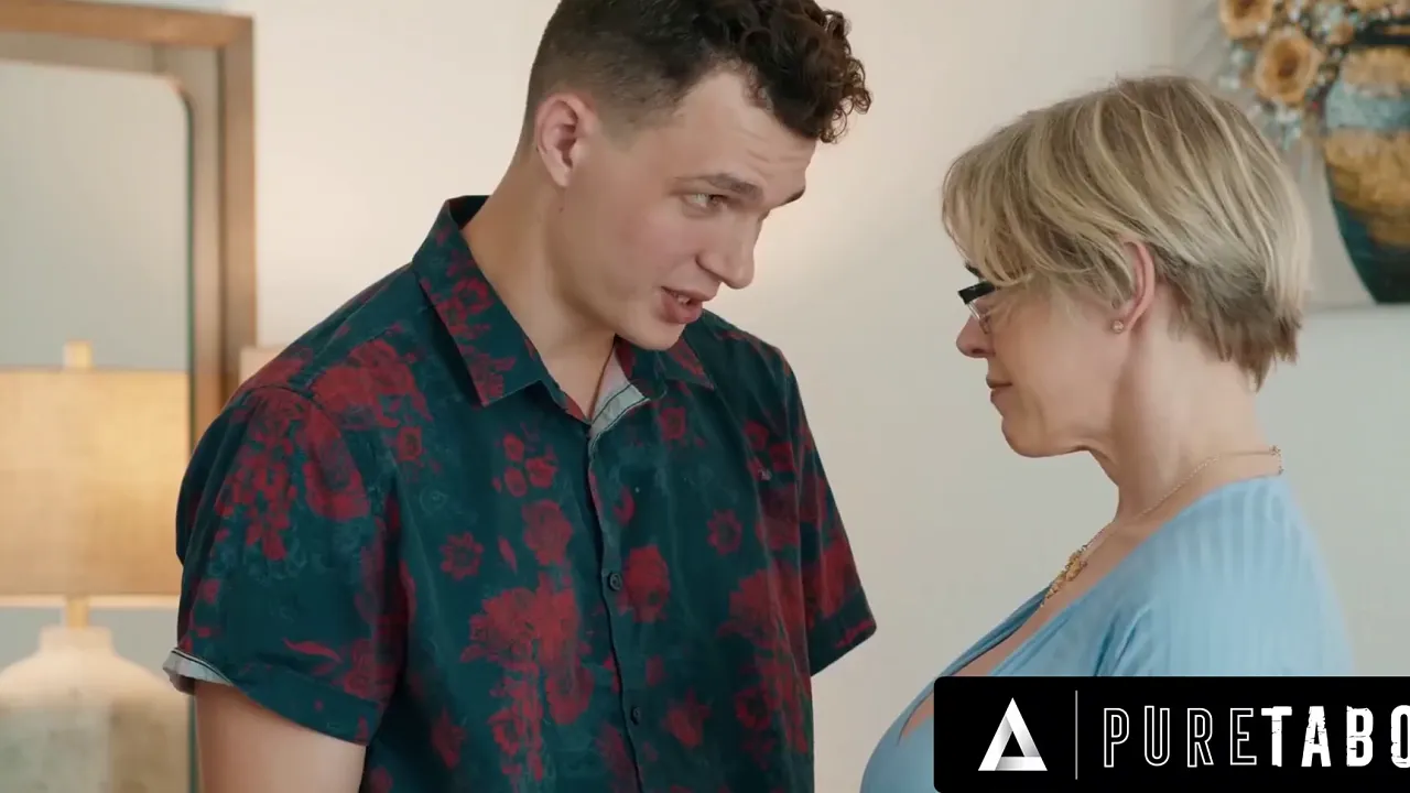 MILF Dee Williams seduces her stepson Josh Rivers for a hardcore fuck