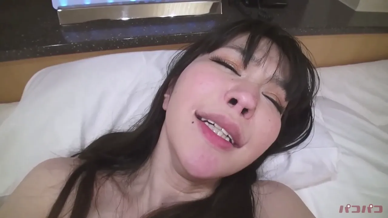 Japanese MILF gets full anal for her single mom client