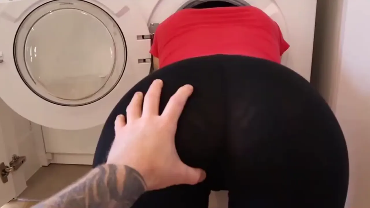 MILF stepmom gets fucked doggystyle while stuck in the washing machine