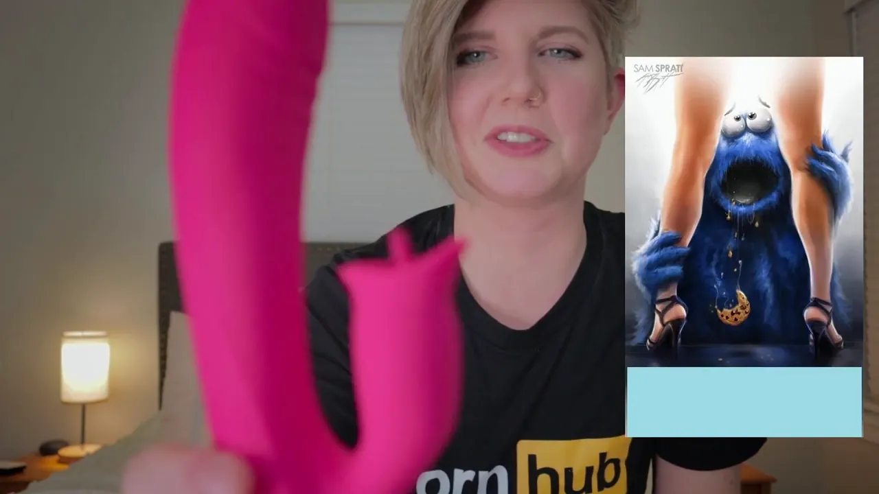Housewife Ginger unboxes and reviews the UNVOMI Pulsating Rabbit Vibrator in a solo video