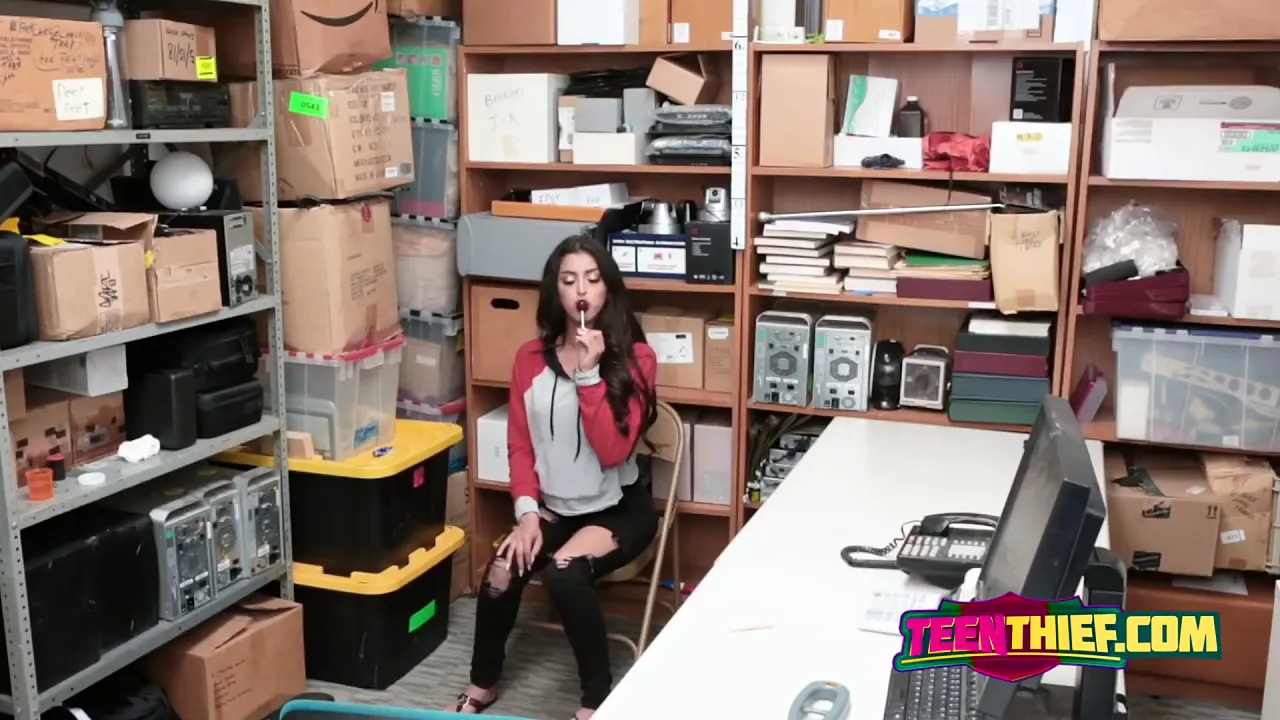 Petite adult film star has hardcore sex with her guard client in the office