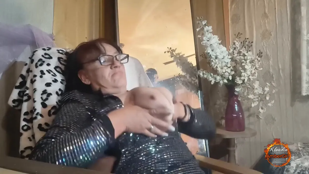 Polish MILF KlaudiaAmberGirl gets cumshots on her big natural tits