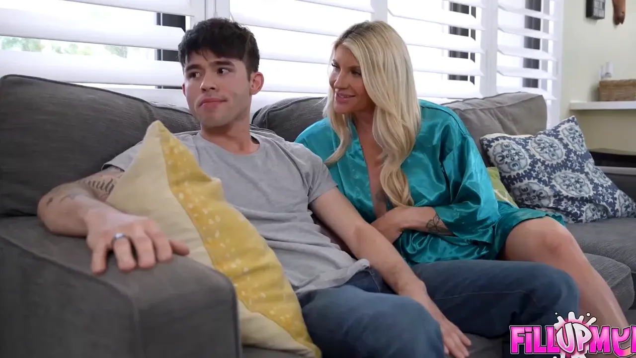 Blonde MILF Taylor Wild sucks and fucks stepson Enzo East in the shower